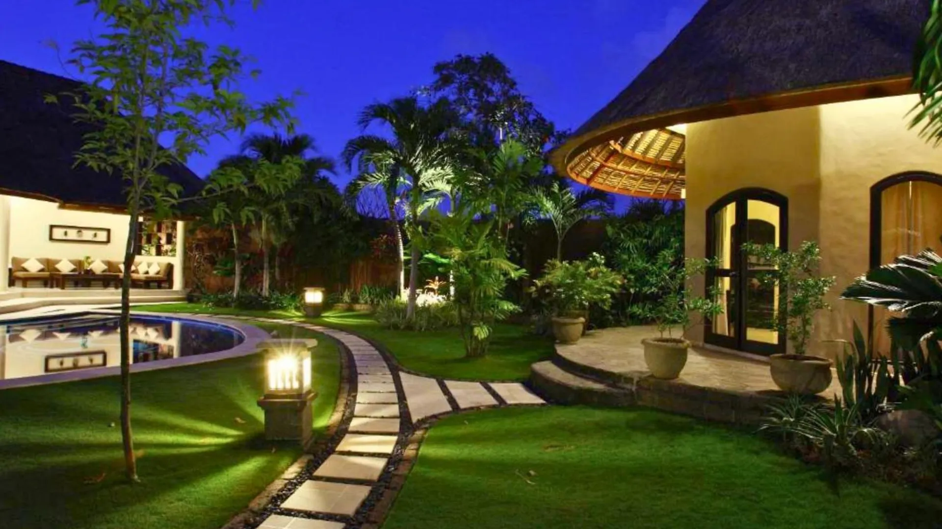 Entire 3 Bedroom Private Pool Villa Zn99 Seminyak Indonesia